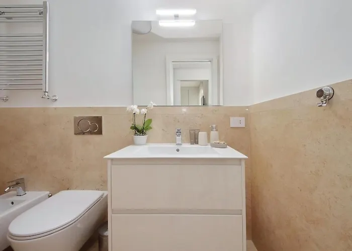 Contemporary By Luxury Getaways