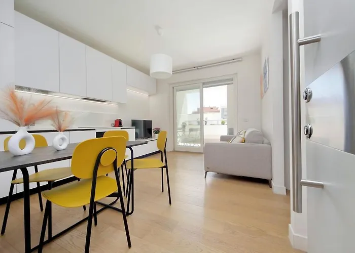 Contemporary By Luxury Getaways